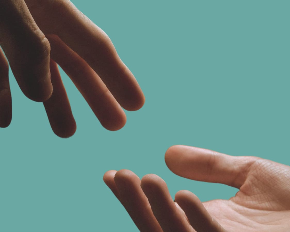 CARO-hands-support
